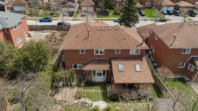 25 Lombardy Cres, House detached with 4 bedrooms, 4 bathrooms and 6 parking in Brampton ON | Image 32