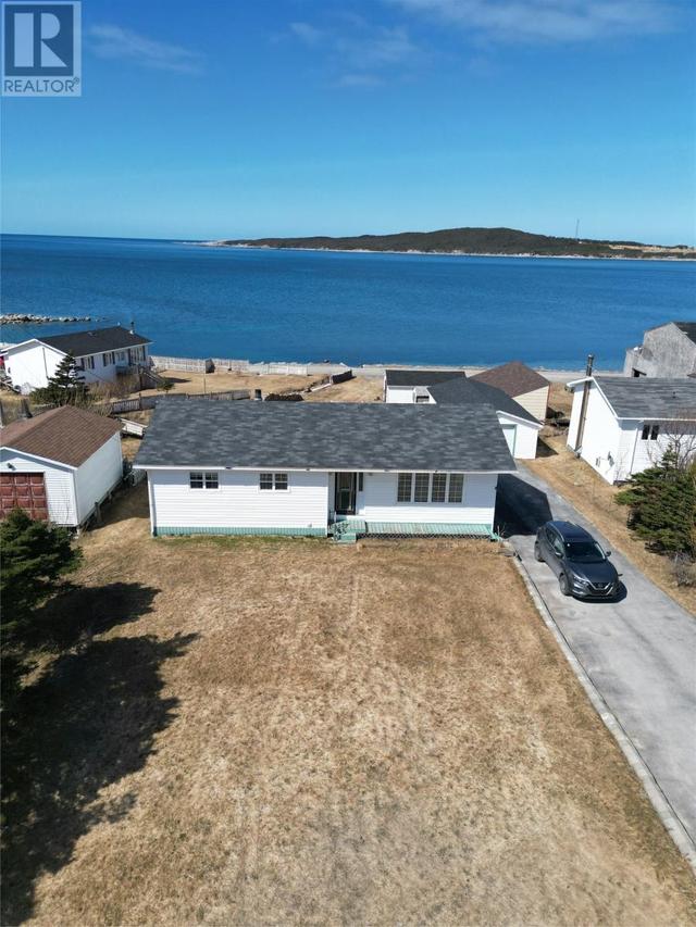 8 Grades Avenue, House detached with 3 bedrooms, 1 bathrooms and null parking in Cow Head NL | Image 1