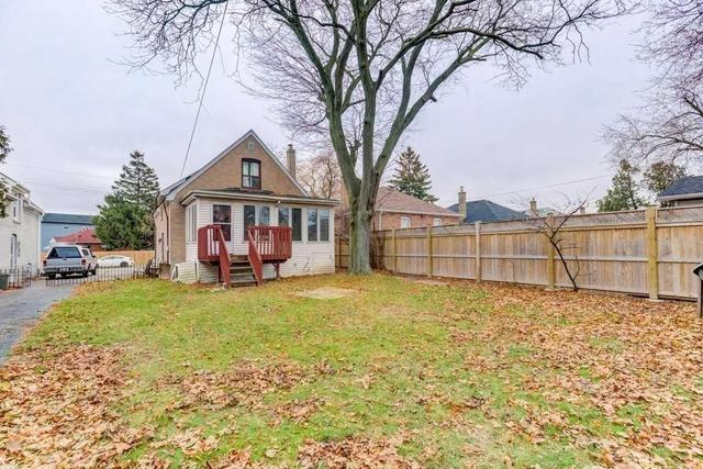 52 Ainsdale Rd, House detached with 4 bedrooms, 1 bathrooms and 4 parking in Toronto ON | Image 4