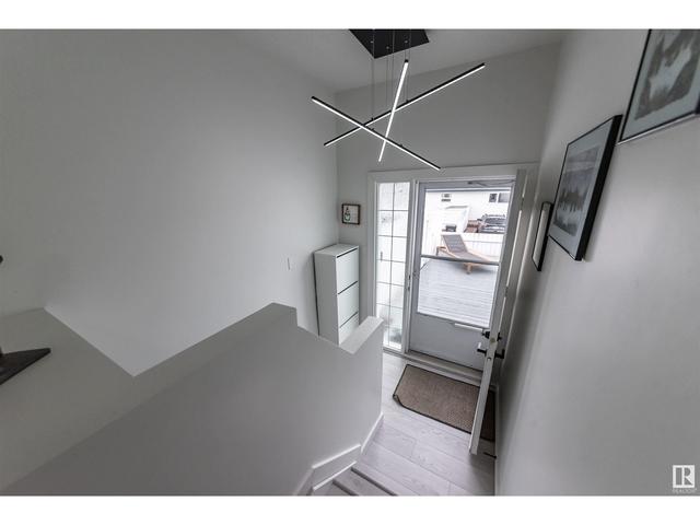 1093 Millbourne Rd E Nw, House attached with 3 bedrooms, 1 bathrooms and 2 parking in Edmonton AB | Image 6