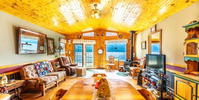 12337 Highway 3a, House detached with 4 bedrooms, 3 bathrooms and null parking in Central Kootenay A BC | Image 16