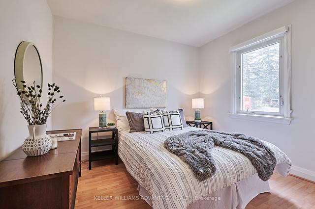 53 Fenwood Hts, House detached with 3 bedrooms, 2 bathrooms and 5 parking in Toronto ON | Image 9