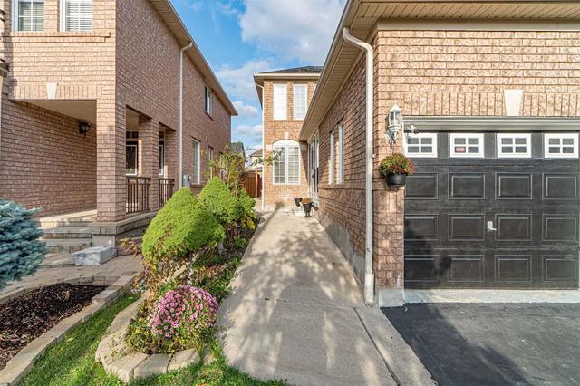 5851 O'meara St, House detached with 4 bedrooms, 4 bathrooms and 6 parking in Mississauga ON | Image 23