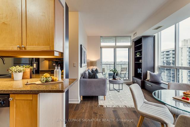 1103 - 70 High Park Ave, Condo with 2 bedrooms, 1 bathrooms and 1 parking in Toronto ON | Image 9