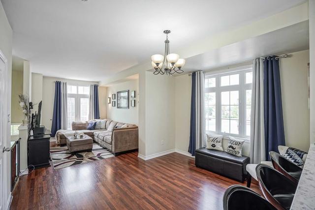 5 Piggot Mews, House attached with 3 bedrooms, 2 bathrooms and 1 parking in Toronto ON | Image 3