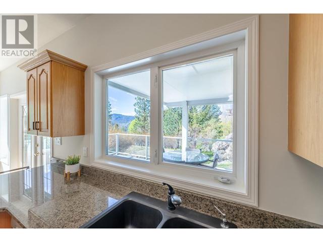 276 Heritage Boulevard, House detached with 3 bedrooms, 2 bathrooms and 2 parking in Okanagan Similkameen D BC | Image 22