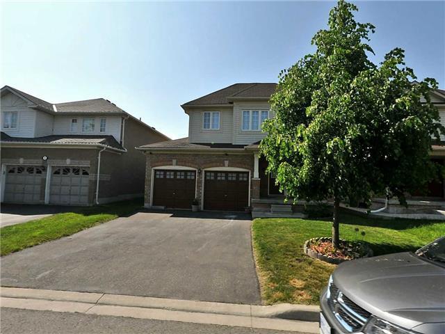 7 Dunvegan Cres, House detached with 3 bedrooms, 4 bathrooms and 4 parking in Brampton ON | Image 1