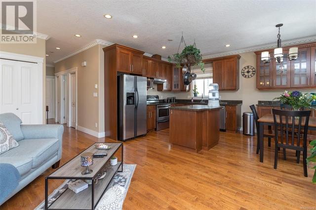 2081 Longspur Dr, House detached with 4 bedrooms, 3 bathrooms and 2 parking in Langford BC | Image 7