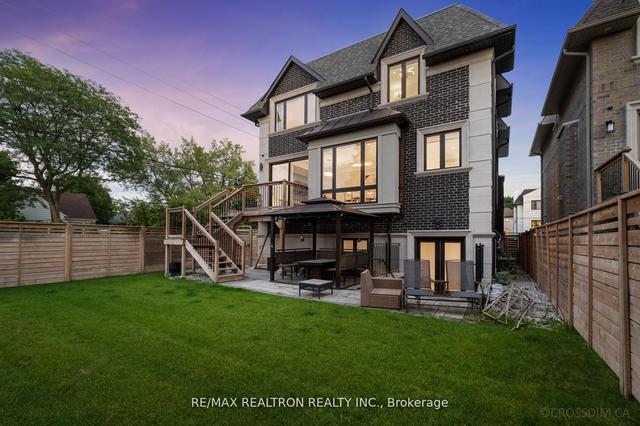 150 Norton Ave, House detached with 4 bedrooms, 5 bathrooms and 6 parking in Toronto ON | Image 16