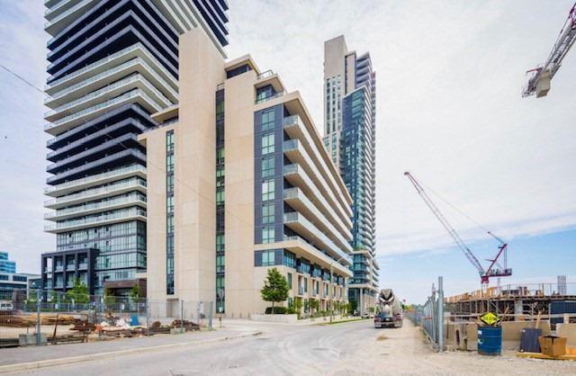 809 - 60 Annie Craig Dr, Condo with 1 bedrooms, 1 bathrooms and 1 parking in Toronto ON | Image 2