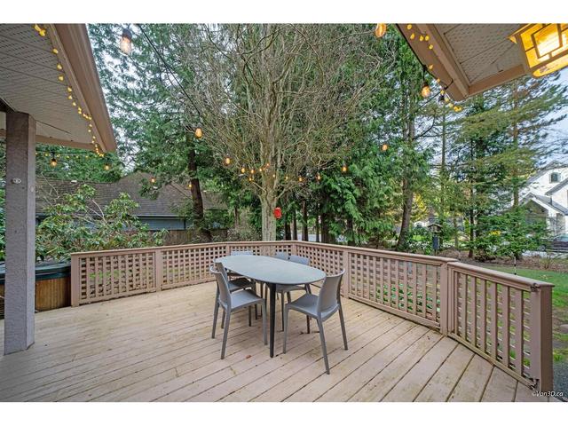 13892 30 Avenue, House detached with 4 bedrooms, 3 bathrooms and 3 parking in Surrey BC | Image 32