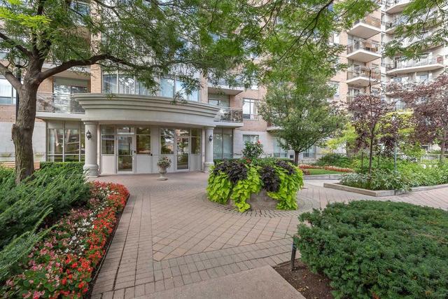 423 - 650 Lawrence Ave W, Condo with 2 bedrooms, 1 bathrooms and 1 parking in Toronto ON | Image 3