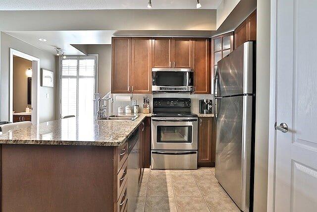 Th5 - 68 Carr St, Townhouse with 2 bedrooms, 2 bathrooms and 1 parking in Toronto ON | Image 6