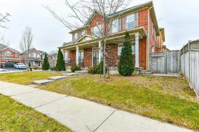 3909 Mayla Dr, House detached with 4 bedrooms, 4 bathrooms and 2 parking in Mississauga ON | Image 3