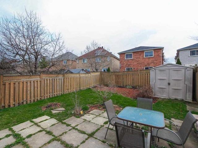 27 Herkes Dr, House semidetached with 3 bedrooms, 3 bathrooms and 3 parking in Brampton ON | Image 30