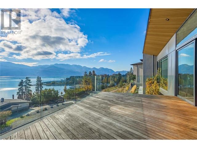 3985 Beachview Drive, House detached with 3 bedrooms, 2 bathrooms and 2 parking in West Kelowna BC | Image 9