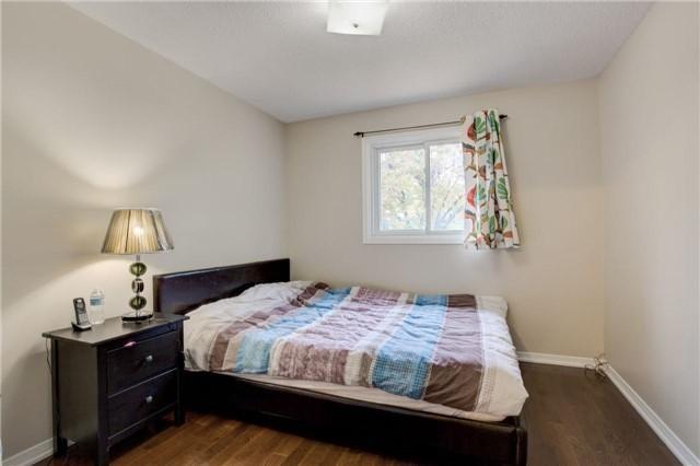 8 Marion Cres, House attached with 3 bedrooms, 3 bathrooms and 4 parking in Markham ON | Image 9