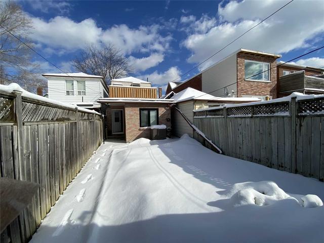 568 Delaware Ave N, House detached with 4 bedrooms, 5 bathrooms and 2 parking in Toronto ON | Image 16