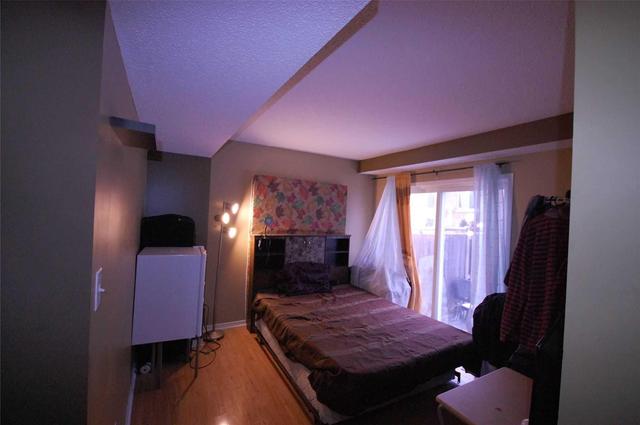 18 Axelrod Ave, House attached with 3 bedrooms, 2 bathrooms and 1 parking in Brampton ON | Image 4