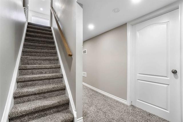 1520 Harwood Dr, House semidetached with 3 bedrooms, 4 bathrooms and 2 parking in Milton ON | Image 22