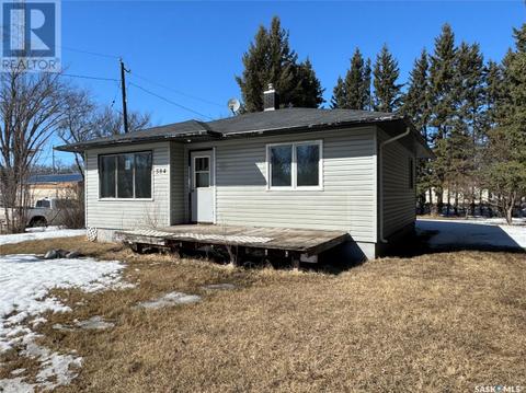 504 Highway Avenue E, House detached with 2 bedrooms, 1 bathrooms and null parking in Preeceville SK | Card Image