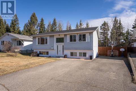 208 Claxton Crescent, House detached with 3 bedrooms, 2 bathrooms and null parking in Prince George BC | Card Image