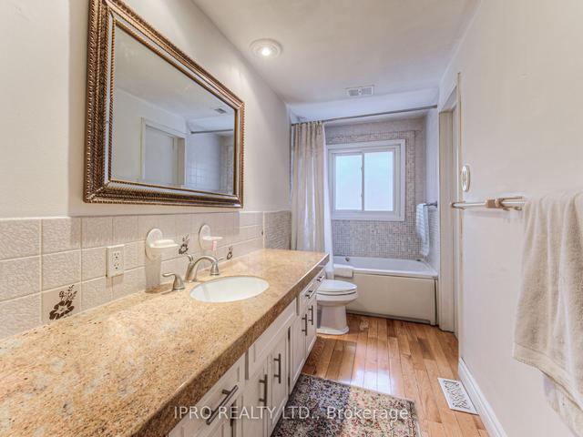 26 Chicopee Terr, House detached with 4 bedrooms, 3 bathrooms and 3 parking in Kitchener ON | Image 15