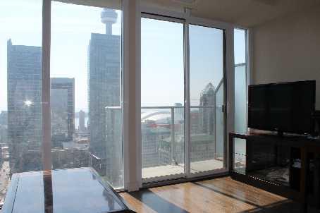 lph3302 - 126 Simcoe St, Condo with 1 bedrooms, 1 bathrooms and null parking in Toronto ON | Image 3