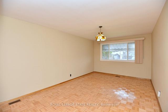 164 East 25th St, House detached with 2 bedrooms, 2 bathrooms and 3 parking in Hamilton ON | Image 9