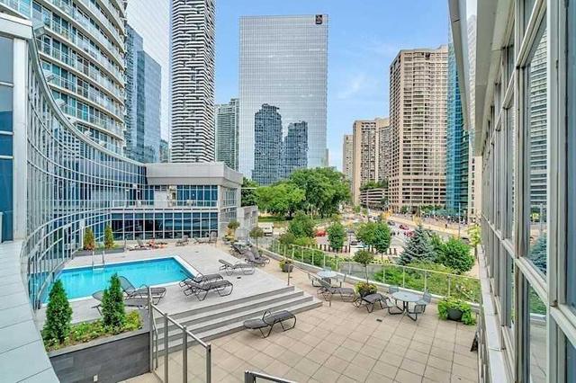 503 - 208 Queens Quay W, Condo with 2 bedrooms, 2 bathrooms and 1 parking in Toronto ON | Image 34