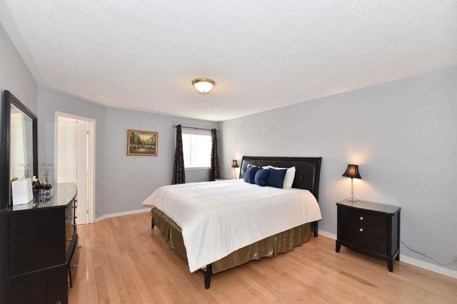 546 Country Glen Rd, House semidetached with 3 bedrooms, 3 bathrooms and 2 parking in Markham ON | Image 16