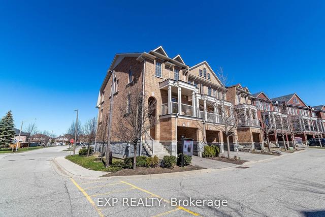 7102 Triumph Lane, Townhouse with 3 bedrooms, 3 bathrooms and 2 parking in Mississauga ON | Image 1