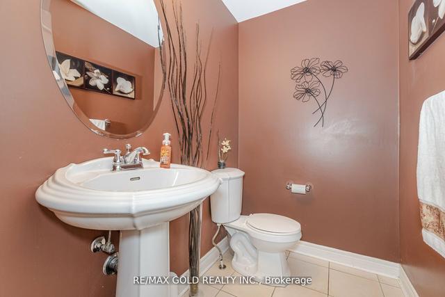 36 Quatro Cres, House detached with 4 bedrooms, 5 bathrooms and 6 parking in Brampton ON | Image 10
