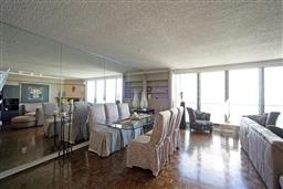 2837 - 33 Harbour Sq, Condo with 2 bedrooms, 2 bathrooms and 1 parking in Toronto ON | Image 2