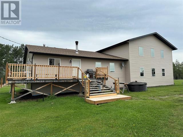 3766 216 Road, House detached with 3 bedrooms, 1 bathrooms and 3 parking in Peace River D BC | Image 4