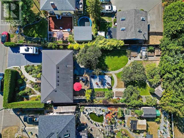720 Chesterlea Rd, House detached with 4 bedrooms, 2 bathrooms and 4 parking in Saanich BC | Image 15