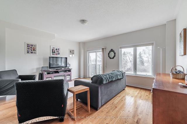 15 Pidgeon St, House attached with 3 bedrooms, 3 bathrooms and 2 parking in Toronto ON | Image 3
