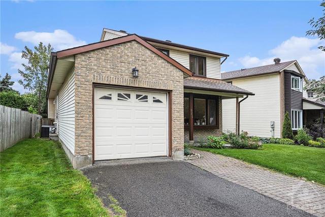 355 Duvernay Drive, House detached with 3 bedrooms, 2 bathrooms and 3 parking in Ottawa ON | Image 3