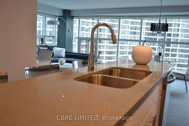 2402 - 99 Harbour Sq, Condo with 2 bedrooms, 2 bathrooms and 0 parking in Toronto ON | Image 15
