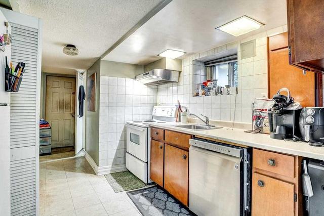 1220 Islington Ave, House detached with 2 bedrooms, 2 bathrooms and 6 parking in Toronto ON | Image 4