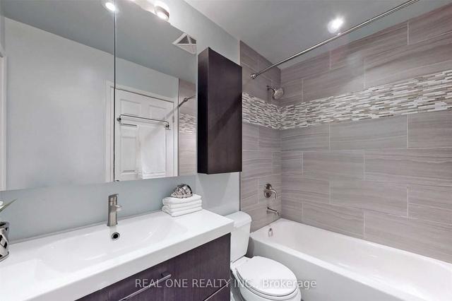 301 - 8 Wellesley St E, Condo with 2 bedrooms, 1 bathrooms and 1 parking in Toronto ON | Image 3