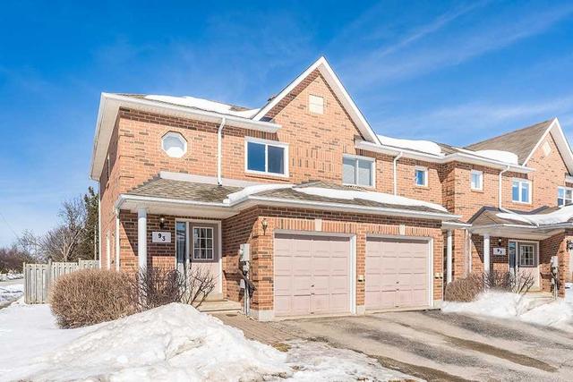 93 Lyfytt Cres, House attached with 3 bedrooms, 3 bathrooms and 2 parking in Barrie ON | Image 12