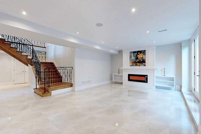 31 George St, House detached with 4 bedrooms, 6 bathrooms and 6 parking in Richmond Hill ON | Image 7