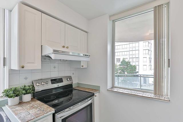 308 - 8 Pemberton Ave, Condo with 2 bedrooms, 2 bathrooms and 1 parking in Toronto ON | Image 8