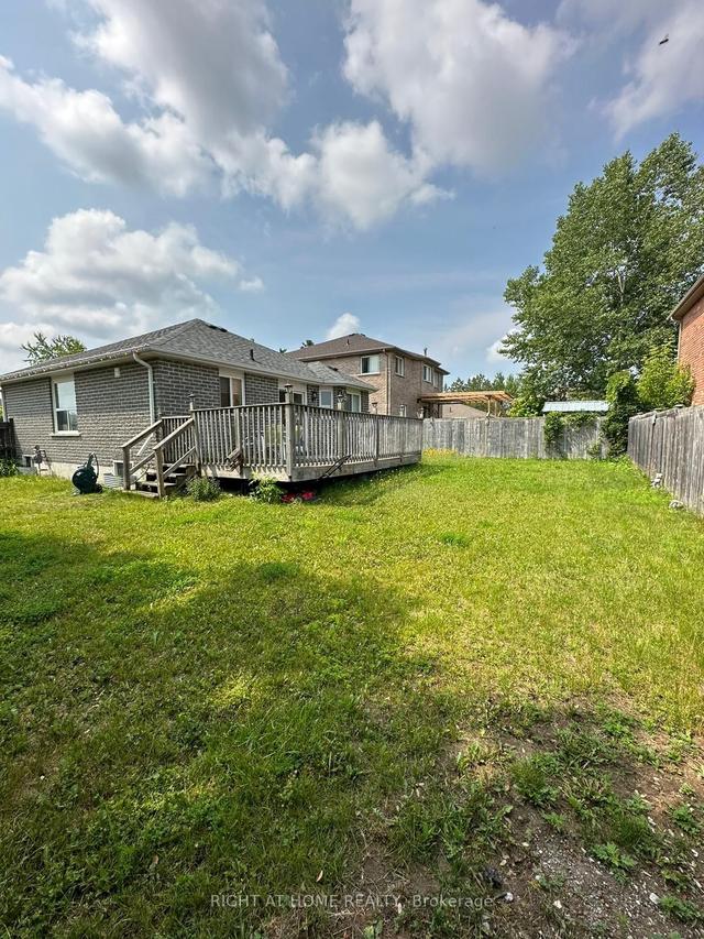 210 Sproule Dr, House detached with 3 bedrooms, 2 bathrooms and 5 parking in Barrie ON | Image 4