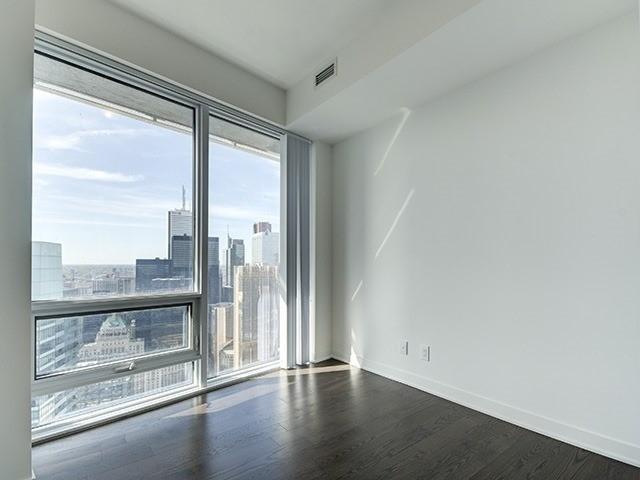 6302 - 100 Harbour St, Condo with 2 bedrooms, 2 bathrooms and 0 parking in Toronto ON | Image 7