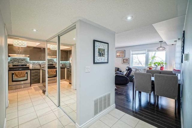 100 - 55 Bristol Rd E, Townhouse with 3 bedrooms, 1 bathrooms and 2 parking in Mississauga ON | Image 4
