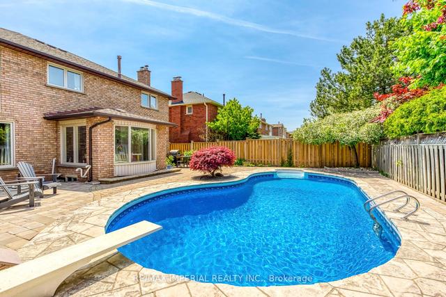 1511 Greenridge Circ, House detached with 4 bedrooms, 4 bathrooms and 4 parking in Oakville ON | Image 32