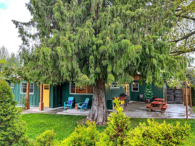 3575 3rd Street, House detached with 3 bedrooms, 2 bathrooms and 1 parking in Okanagan Similkameen E BC | Image 33