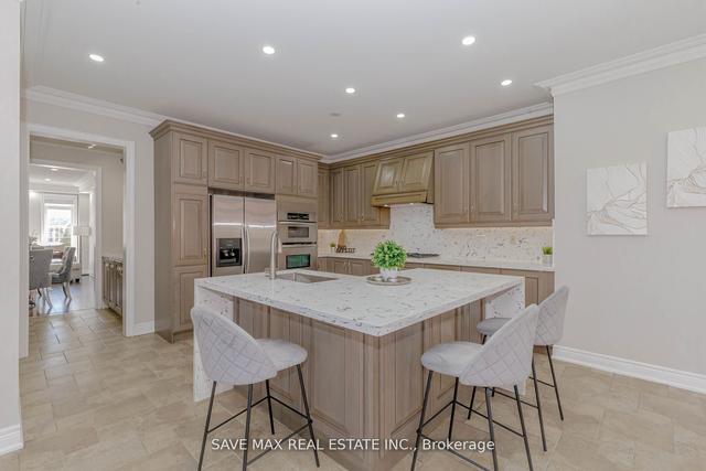 62 Mount Royal Circ, House detached with 4 bedrooms, 6 bathrooms and 6 parking in Brampton ON | Image 5